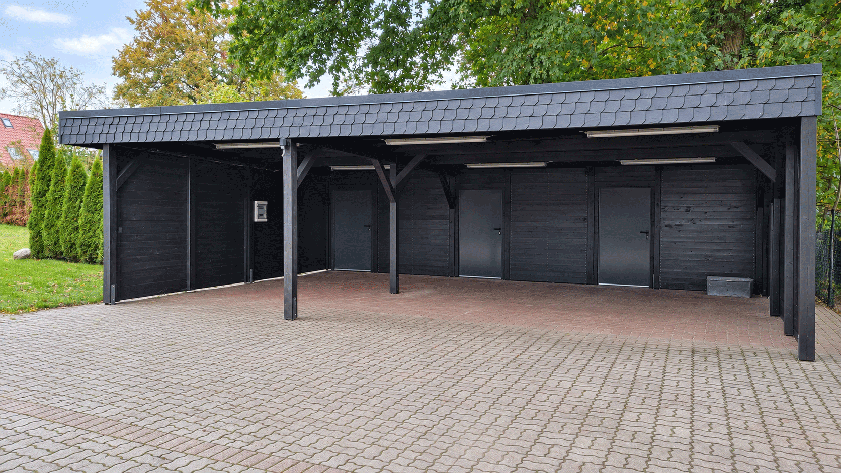 Montierter Holzcarport