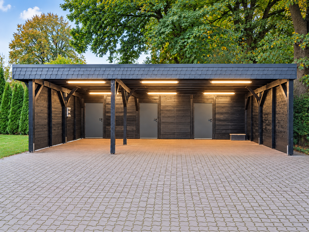 Dreiercarport mit integriertem Geräteschuppen in Norderstedt